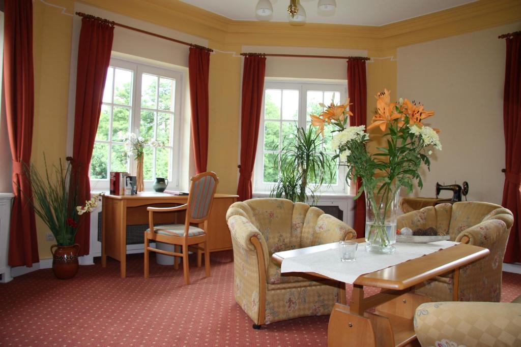 Готель Altes Gutshaus-Federow Екстер'єр фото