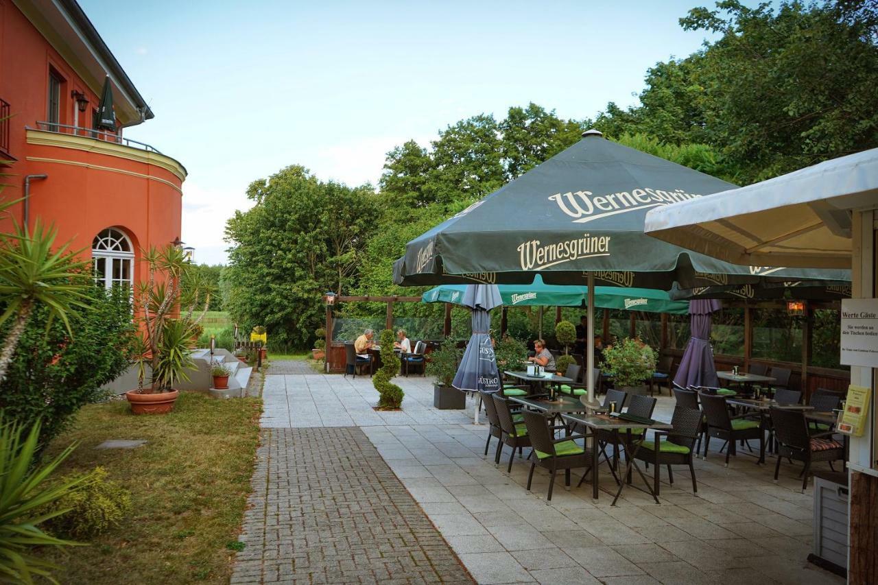 Готель Altes Gutshaus-Federow Екстер'єр фото